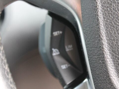 Ford Tourneo Custom 2.2 300 TDCi Limited L2 Euro 5 (s/s) 5dr 24