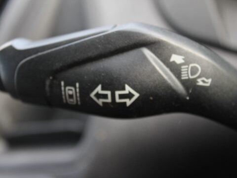 Ford Tourneo Custom 2.2 300 TDCi Limited L2 Euro 5 (s/s) 5dr 30