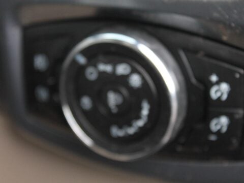 Ford Tourneo Custom 2.2 300 TDCi Limited L2 Euro 5 (s/s) 5dr 19