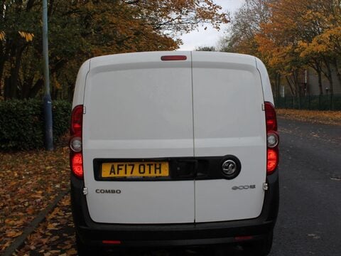 Vauxhall Combo 2017 combi van 4