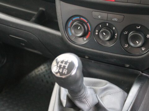 Vauxhall Combo 2017 combi van 19