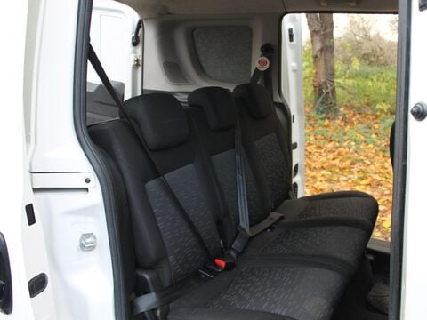 Vauxhall Combo 2017 combi van 15