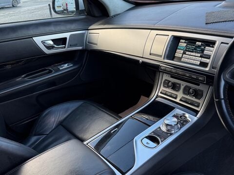 Jaguar XF 3.0d S V6 Portfolio Sportbrake Auto Euro 5 (s/s) 5dr 10