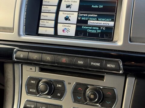 Jaguar XF 3.0d S V6 Portfolio Sportbrake Auto Euro 5 (s/s) 5dr 27