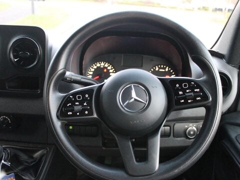 Mercedes-Benz Sprinter 2.1 316 CDI Progressive RWD L3 H2 Euro 6 (s/s) 5dr 73
