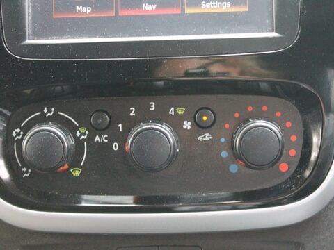 Renault Trafic 1.6 dCi ENERGY 29 Sport Nav LWB Standard Roof Euro 6 (s/s) 5dr 26