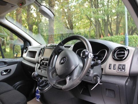 Renault Trafic 1.6 dCi ENERGY 29 Sport Nav LWB Standard Roof Euro 6 (s/s) 5dr 16