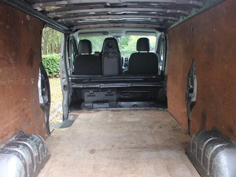 Renault Trafic 1.6 dCi ENERGY 29 Sport Nav LWB Standard Roof Euro 6 (s/s) 5dr 14