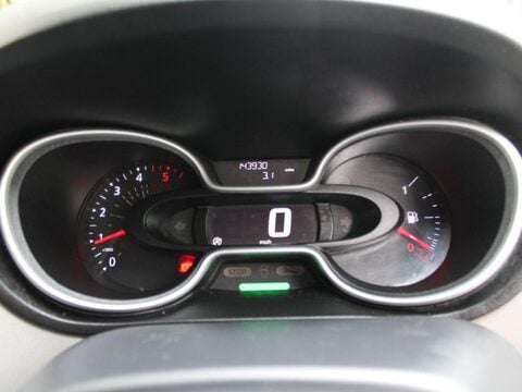 Renault Trafic 1.6 dCi ENERGY 29 Sport Nav LWB Standard Roof Euro 6 (s/s) 5dr 21