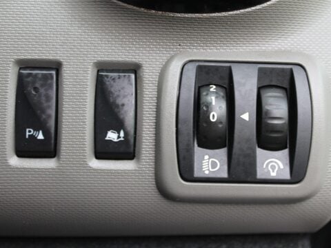 Renault Trafic 1.6 dCi ENERGY 29 Sport Nav LWB Standard Roof Euro 6 (s/s) 5dr 19