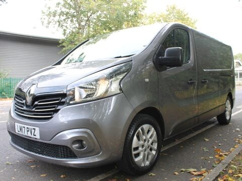 Renault Trafic 1.6 dCi ENERGY 29 Sport Nav LWB Standard Roof Euro 6 (s/s) 5dr 9