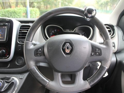 Renault Trafic 1.6 dCi ENERGY 29 Sport Nav LWB Standard Roof Euro 6 (s/s) 5dr 20