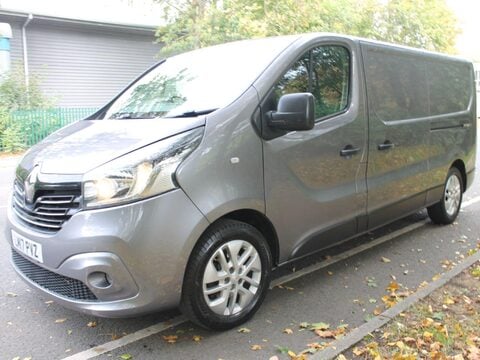 Renault Trafic 1.6 dCi ENERGY 29 Sport Nav LWB Standard Roof Euro 6 (s/s) 5dr 8