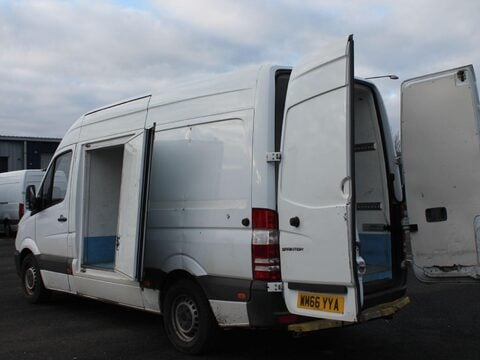 Mercedes-Benz Sprinter 2.1 313 CDi RWD L2 4dr 5