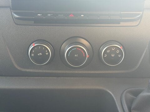 Renault Trucks Uk Master 35 L3H2 10