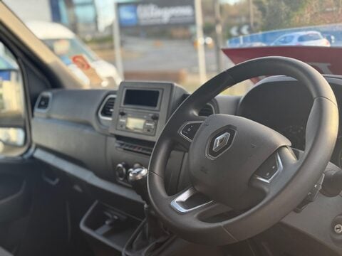 Renault Trucks Uk Master 35 L3H2 18