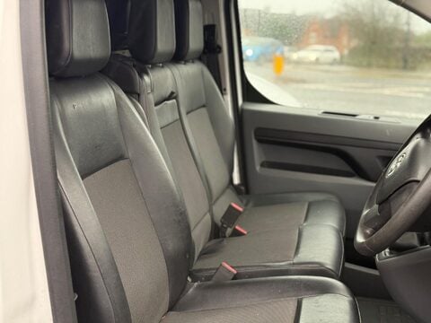 Vauxhall Vivaro 1.5 Turbo D 2900 Sportive L2 H1 Euro 6 (s/s) 5dr 12