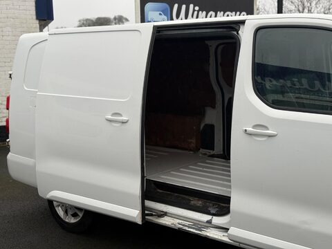 Vauxhall Vivaro 1.5 Turbo D 2900 Sportive L2 H1 Euro 6 (s/s) 5dr 11