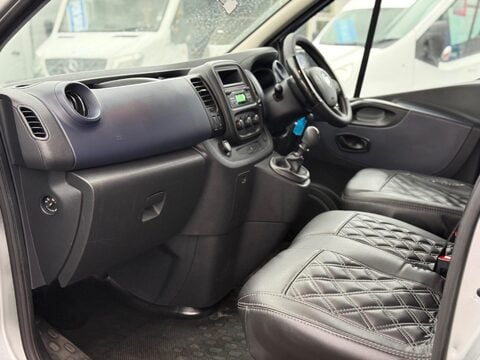 Vauxhall Vivaro 1.6 CDTi 2900 BiTurbo ecoFLEX L2 H1 Euro 6 (s/s) 5dr (9 Seat) 13