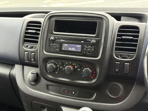 Vauxhall Vivaro 1.6 CDTi 2900 BiTurbo ecoFLEX L2 H1 Euro 6 (s/s) 5dr (9 Seat) 17