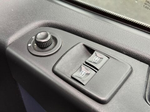 Vauxhall Vivaro 1.6 CDTi 2900 BiTurbo ecoFLEX L2 H1 Euro 6 (s/s) 5dr (9 Seat) 14