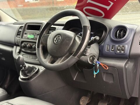 Vauxhall Vivaro 1.6 CDTi 2900 BiTurbo ecoFLEX L2 H1 Euro 6 (s/s) 5dr (9 Seat) 26