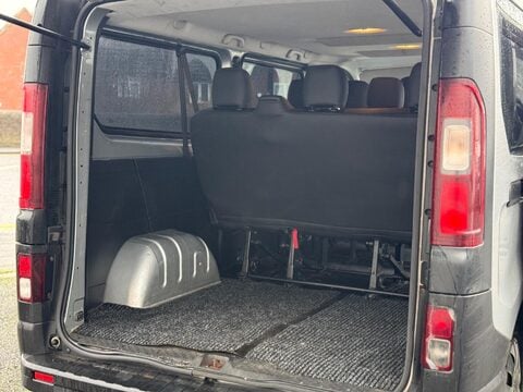 Vauxhall Vivaro 1.6 CDTi 2900 BiTurbo ecoFLEX L2 H1 Euro 6 (s/s) 5dr (9 Seat) 8