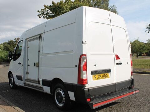 Renault Master 2.3 dCi 35 Business FWD MWB Medium Roof Euro 6 5dr 6