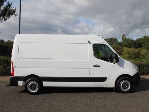 Renault Master 2.3 dCi 35 Business FWD MWB Medium Roof Euro 6 5dr 2