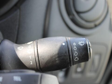 Renault Master 2.3 dCi 35 Business FWD MWB Medium Roof Euro 6 5dr 37