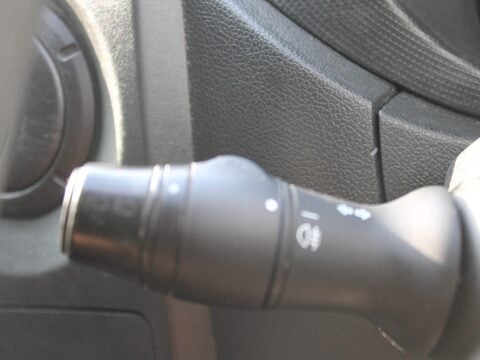 Renault Master 2.3 dCi 35 Business FWD MWB Medium Roof Euro 6 5dr 36