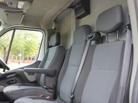 Renault Master 2.3 dCi 35 Business FWD MWB Medium Roof Euro 6 5dr 14