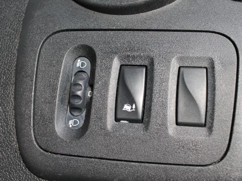 Renault Master 2.3 dCi 35 Business FWD MWB Medium Roof Euro 6 5dr 17