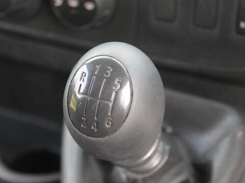 Renault Master 2.3 dCi 35 Business FWD MWB Medium Roof Euro 6 5dr 22