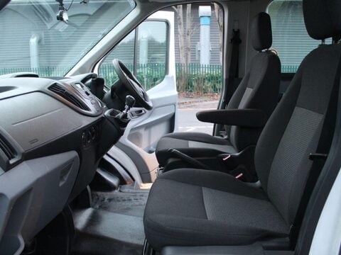 Ford Transit 2.2 TDCi 460 HDT L4 H3 4dr (18 seats) 22