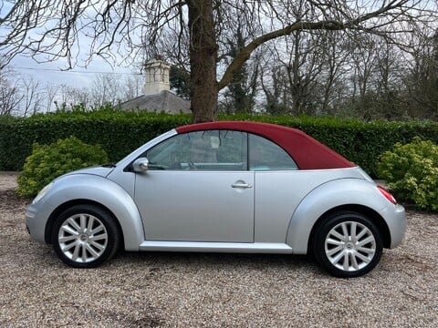 Volkswagen Beetle 1.6 Sola Cabriolet Euro 4 2dr 8