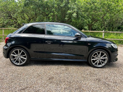 Audi A1 1.4 TFSI CoD Black Edition Euro 6 (s/s) 3dr 11