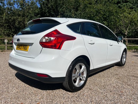 Ford Focus 1.6 Zetec Euro 5 5dr 4