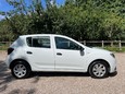 Dacia Sandero 1.0 SCe Essential Euro 6 5dr 11