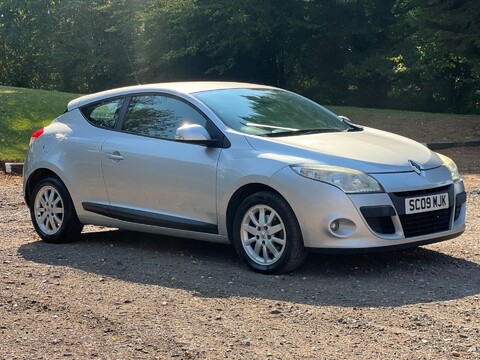 Renault Megane 1.6 16V Expression Euro 5 3dr 1