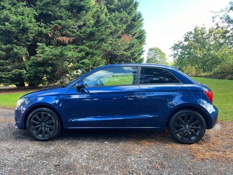 Audi A1 1.2 TFSI Sport Euro 5 (s/s) 3dr 5