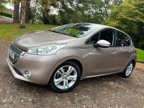 Peugeot 208 1.4 VTi Allure Euro 5 5dr 14