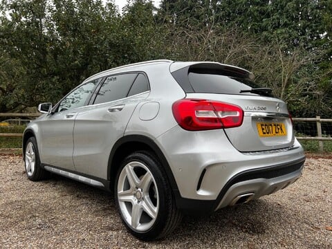 Mercedes-Benz GLA 1.6 GLA200 AMG Line 7G-DCT Euro 6 (s/s) 5dr 3