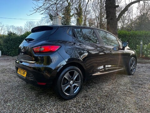 Renault Clio 1.2 16V Dynamique MediaNav Euro 5 5dr 8