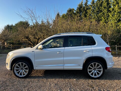 Volkswagen Tiguan 2.0 TDI R-Line DSG 4WD Euro 5 5dr 3