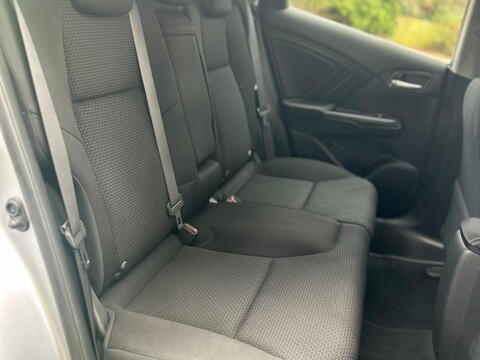 Honda Civic 1.8 i-VTEC SE Plus (Navi) Euro 6 (s/s) 5dr 25
