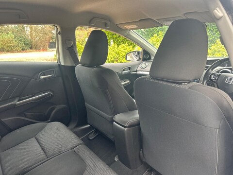 Honda Civic 1.8 i-VTEC SE Plus (Navi) Euro 6 (s/s) 5dr 23