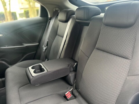 Honda Civic 1.8 i-VTEC SE Plus (Navi) Euro 6 (s/s) 5dr 28