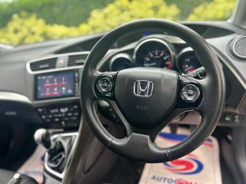 Honda Civic 1.8 i-VTEC SE Plus (Navi) Euro 6 (s/s) 5dr 45