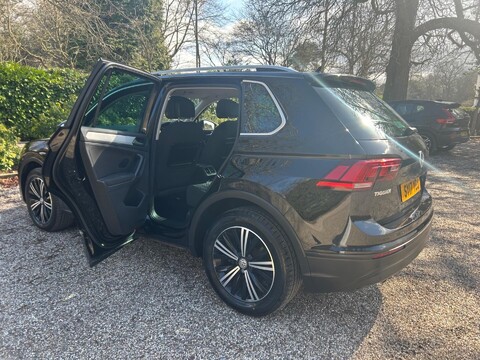 Volkswagen Tiguan 2.0 TDI BlueMotion Tech SE Navigation Euro 6 (s/s) 5dr 7